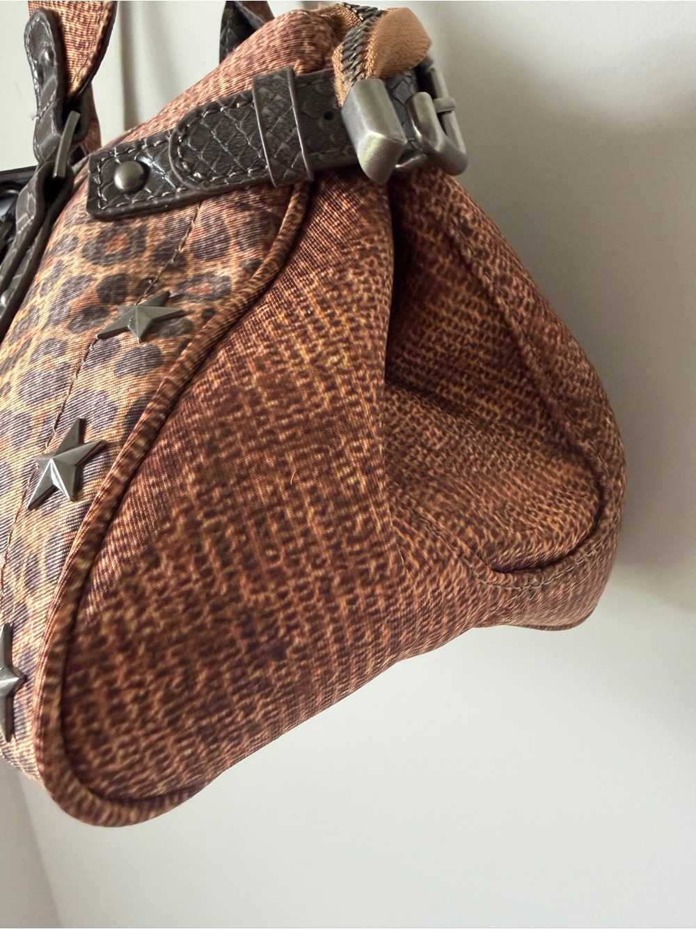 Von Dutch Leopard Print Satchel bag with Pink rhinestone logo stud detail - Picture 4 of 9
